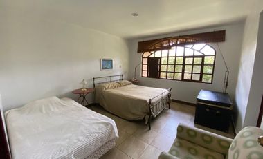 HERMOSA QUINTA CON PISCINA EN VENTA EN YUNGILLA