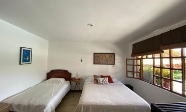 HERMOSA QUINTA CON PISCINA EN VENTA EN YUNGILLA