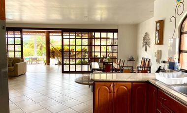 HERMOSA QUINTA CON PISCINA EN VENTA EN YUNGILLA