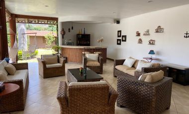 HERMOSA QUINTA CON PISCINA EN VENTA EN YUNGILLA
