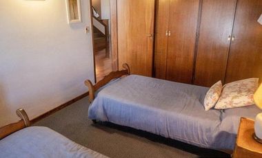 Chalet en venta. 4 dormit. 3 baños.Garage doble. Parque