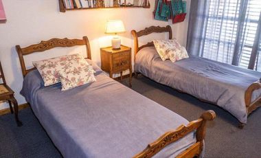 Chalet en venta. 4 dormit. 3 baños.Garage doble. Parque