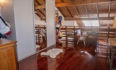 Chalet en venta. 4 dormit. 3 baños.Garage doble. Parque