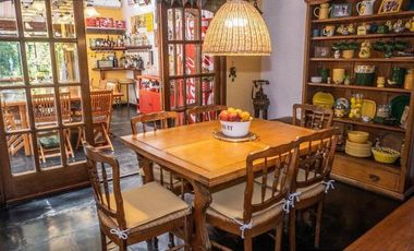 Chalet en venta. 4 dormit. 3 baños.Garage doble. Parque