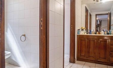 Chalet en venta. 4 dormit. 3 baños.Garage doble. Parque