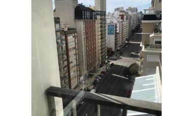 3 amb. Al frente. Balcon. Muy luminoso. z/ Colon y Las Heras
