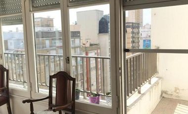 3 amb. Al frente. Balcon. Muy luminoso. z/ Colon y Las Heras
