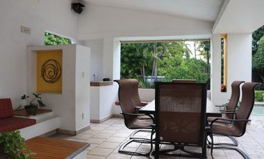 Bonita casa en renta en condominio