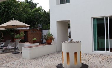 Bonita casa en renta en condominio