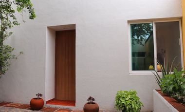 Bonita casa en renta en condominio