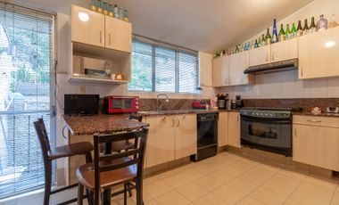 Casa en condominio en venta en Lomas de Bezares
