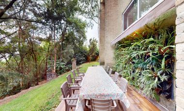 Casa en condominio en venta en Lomas de Bezares