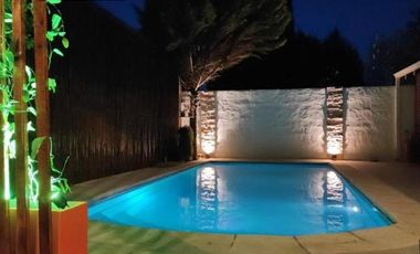 Chalet . 3 dormitorios. piscina. garage para tres autos