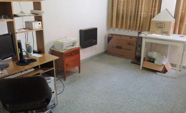 Chalet.Z/ Chauvin. 3 dormitorios. Escritorio. Parque. Garage