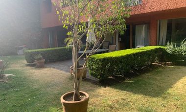 Vendo casa sola con  jardín