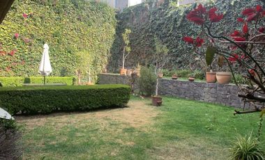 Vendo casa sola con  jardín