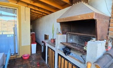 Se Vende hermosa casa, con negocio incluido en Buin