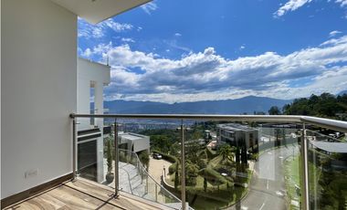 CASA CON VISTA A LA CIUDAD EN MEDELLN