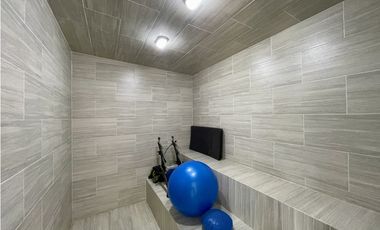 CASA CON VISTA A LA CIUDAD EN MEDELLN