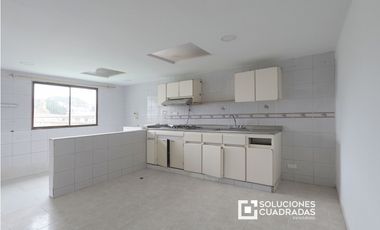 Venta Casa Rentable en Sopó (2Apt+2Locales)