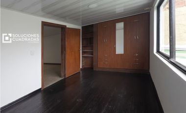 Venta Casa Rentable en Sopó (2Apt+2Locales)