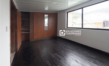 Venta Casa Rentable en Sopó (2Apt+2Locales)