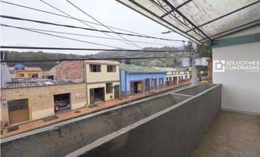 Venta Casa Rentable en Sopó (2Apt+2Locales)