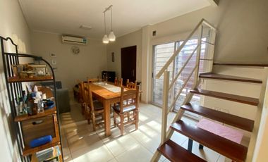 Triplex impecable ! 4 dormitorios, Garage, Apto Cr