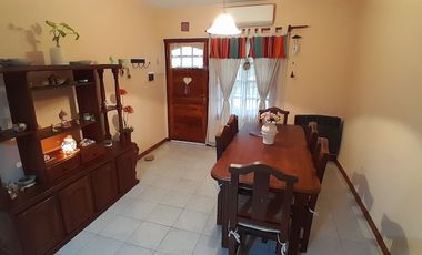 Venta Duplex 3 Ambientes Cochera y Patio Ezpeleta
