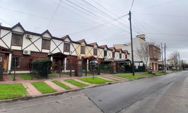 Venta Duplex 3 Ambientes Cochera y Patio Ezpeleta