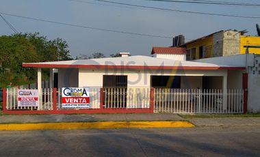 CONFORTABLE CASA EN RENTA O VENTA EN LA CALZADA EN TUXPAN