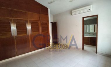 CASA EN VENTA EN EL CENTRO DE LA CIUDAD: ¡AMPLIA, BIEN UBICADA Y LISTA PARA SER TUYA