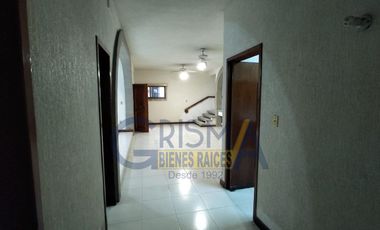 CASA EN VENTA EN EL CENTRO DE LA CIUDAD: ¡AMPLIA, BIEN UBICADA Y LISTA PARA SER TUYA
