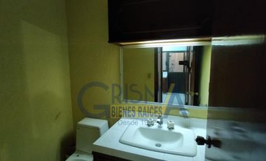 CASA EN VENTA EN EL CENTRO DE LA CIUDAD: ¡AMPLIA, BIEN UBICADA Y LISTA PARA SER TUYA