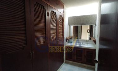 CASA EN VENTA EN EL CENTRO DE LA CIUDAD: ¡AMPLIA, BIEN UBICADA Y LISTA PARA SER TUYA