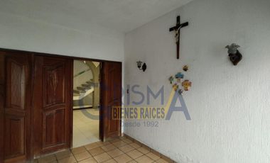 CASA EN VENTA EN EL CENTRO DE LA CIUDAD: ¡AMPLIA, BIEN UBICADA Y LISTA PARA SER TUYA