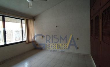 CASA EN VENTA EN EL CENTRO DE LA CIUDAD: ¡AMPLIA, BIEN UBICADA Y LISTA PARA SER TUYA
