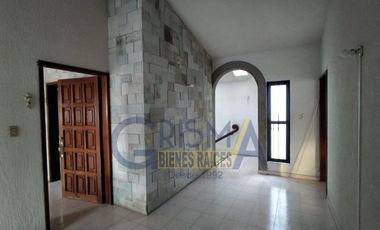 CASA EN VENTA EN EL CENTRO DE LA CIUDAD: ¡AMPLIA, BIEN UBICADA Y LISTA PARA SER TUYA