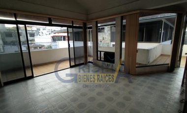 CASA EN VENTA EN EL CENTRO DE LA CIUDAD: ¡AMPLIA, BIEN UBICADA Y LISTA PARA SER TUYA