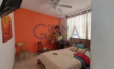 AMPLIA CASA EN VENTA EN COL. DEL VALLE, TUXPAN