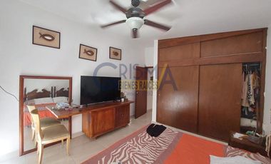 AMPLIA CASA EN VENTA EN COL. DEL VALLE, TUXPAN
