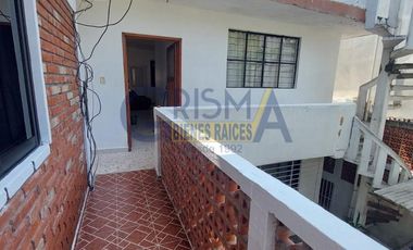 AMPLIA CASA EN VENTA EN COL. DEL VALLE, TUXPAN