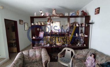 CASA EN VENTA SOBRE BOULEVARD Y  SOBRE  AVENIDA JUÁREZ, ZONA CENTRO