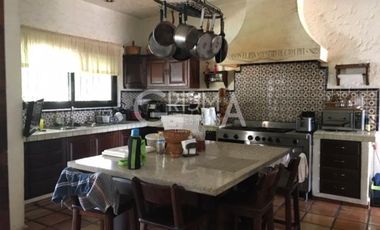 PRECIOSA CASA EN VENTA O RENTA ESTILO MEXICANO EN COL. JARDINES DE TUXPAN