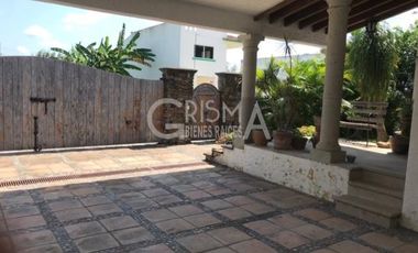 PRECIOSA CASA EN VENTA O RENTA ESTILO MEXICANO EN COL. JARDINES DE TUXPAN