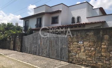 PRECIOSA CASA EN VENTA O RENTA ESTILO MEXICANO EN COL. JARDINES DE TUXPAN