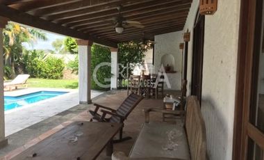 PRECIOSA CASA EN VENTA O RENTA ESTILO MEXICANO EN COL. JARDINES DE TUXPAN
