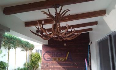 CASA EN VENTA EN ZONA RESIDENCIAL COLONIA JARDINES DE TUXPAN