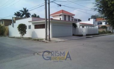 CASA EN VENTA EN ZONA RESIDENCIAL COLONIA JARDINES DE TUXPAN