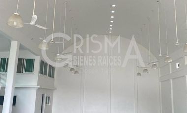 AMPLIA BODEGA EN EXCELENTE UBICACIÓN EN VENTA O RENTA EN TUXPAN, VER